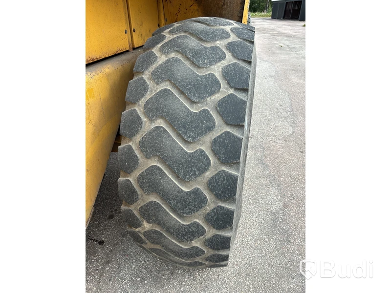 Hjullastare Volvo L90 | 26230h | 1989