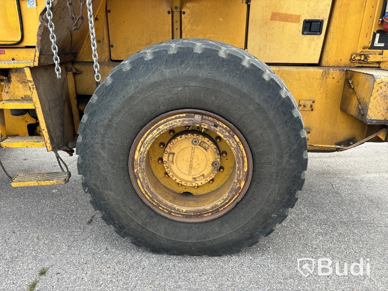 Hjullastare Volvo L90 | 26230h | 1989