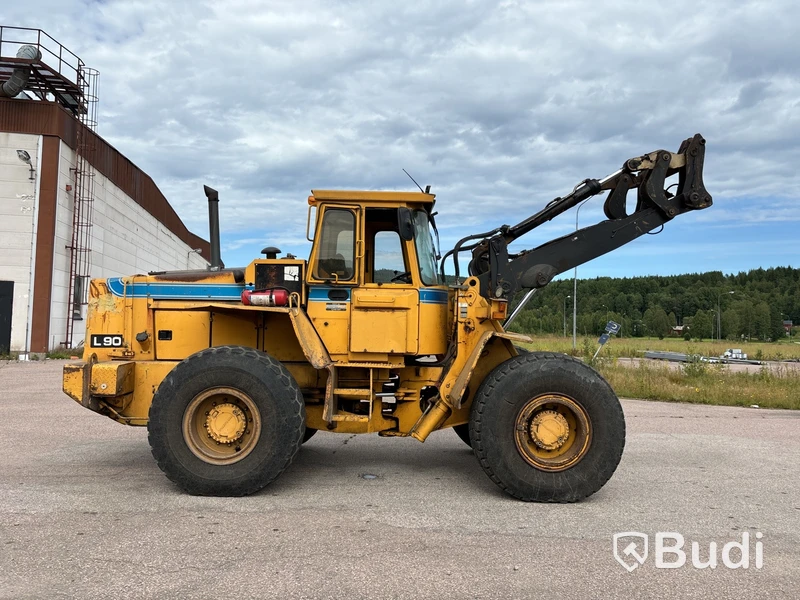 Hjullastare Volvo L90 | 26230h | 1989