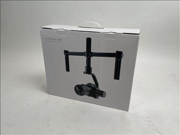 Gimbal kamerastabilisator Moza-Air med dubbelhandtag och case samt laddare