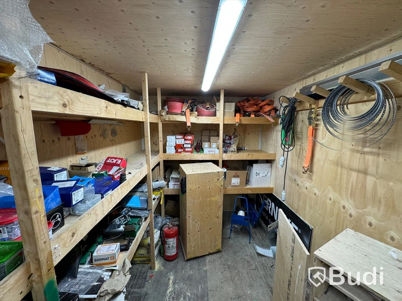Container, 20 fot inklusive innehåll