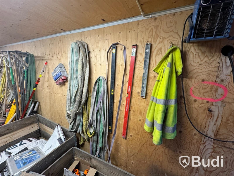 Container, 20 fot inklusive innehåll