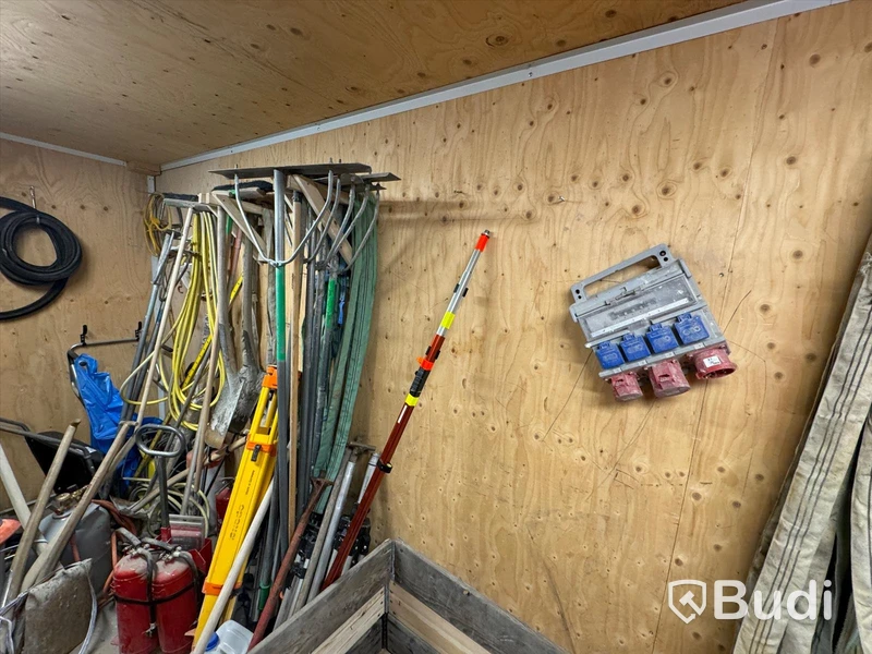 Container, 20 fot inklusive innehåll