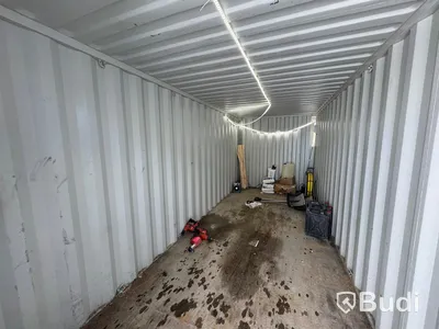 Container, 20 fot inklusive innehåll
