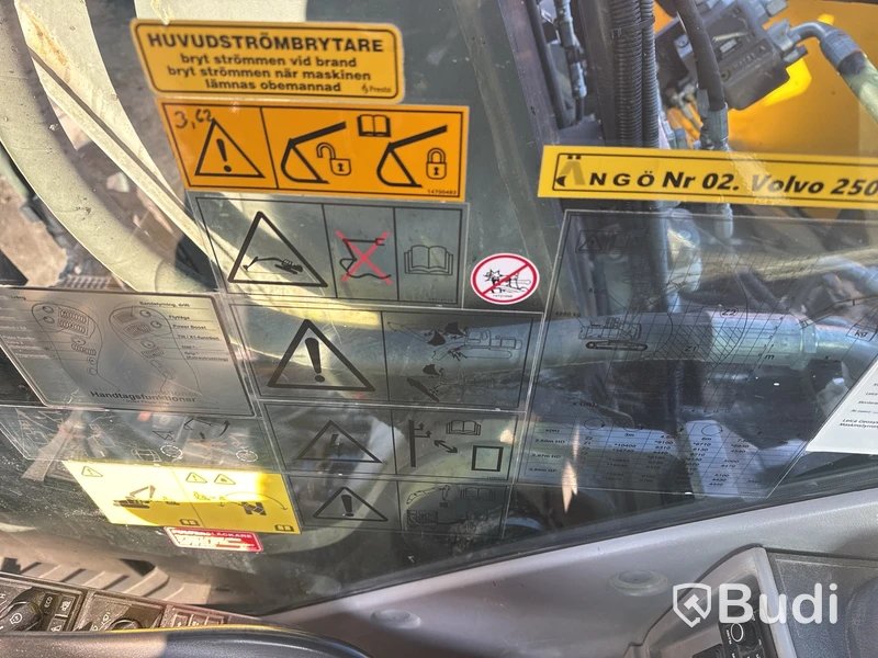 Bandgrävmaskin Volvo EC250EL 6415h -19