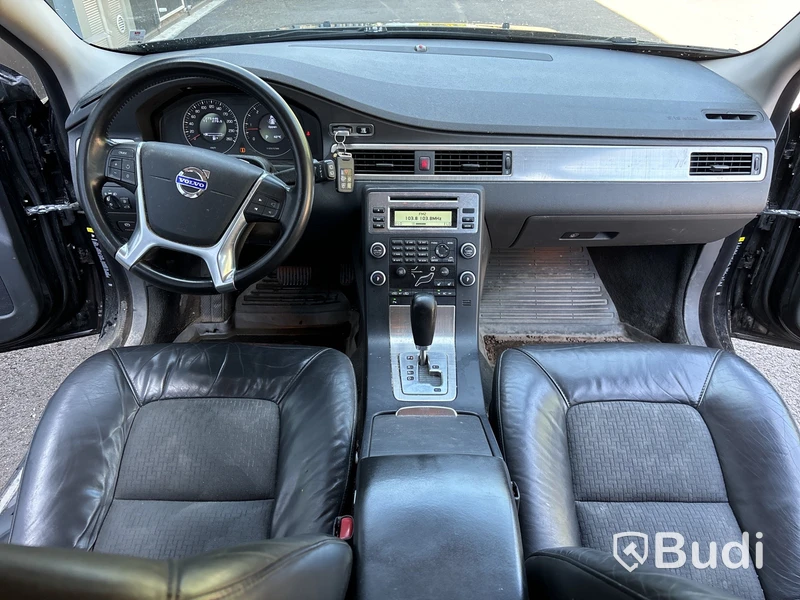 Volvo V70 2.4 D Business Momentum | 27545 mil | 2009