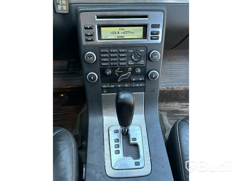 Volvo V70 2.4 D Business Momentum | 27545 mil | 2009