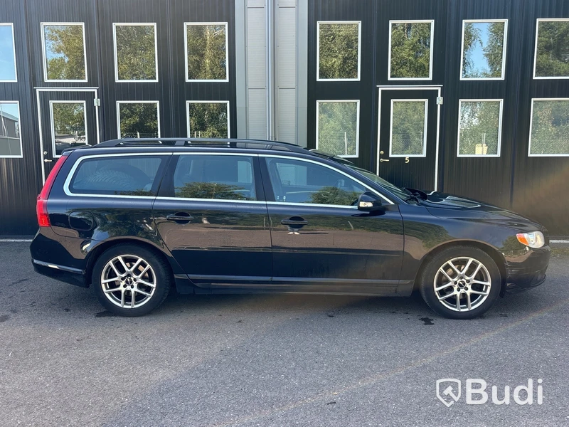 Volvo V70 2.4 D Business Momentum | 27545 mil | 2009