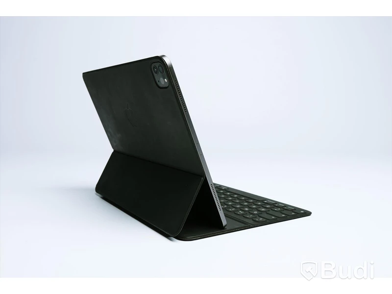 iPad - 12.9 tum , Apple, fjärde generationen, 128 GB, inkl smart keyboard.