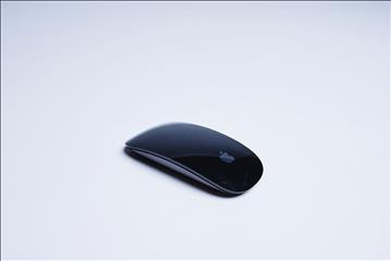 Magic Mouse 2 - Apple, svart.