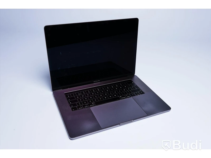 Macbook pro - 15 tum, 2018, Apple, 256 GB HD, 16 GB Core 17 2,2 GHz, inkl laddare.