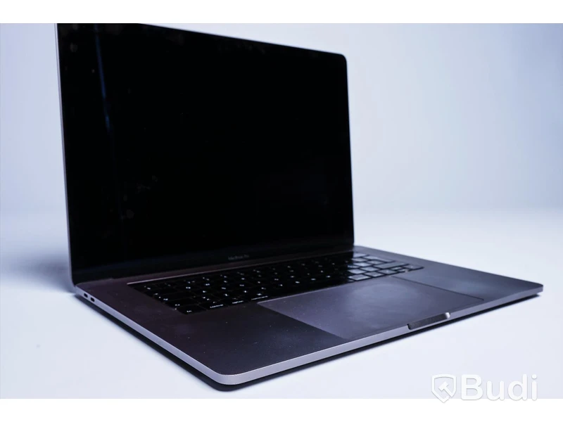 Macbook pro - 15 tum, 2018, Apple, 256 GB HD, 16 GB Core 17 2,2 GHz, inkl laddare.