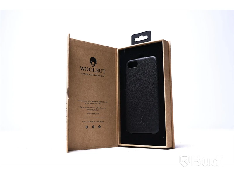 3 st. Skydd till iPhone Woolnut Leather Case for iPhone SE 2nd gen. Obruten förpackning.