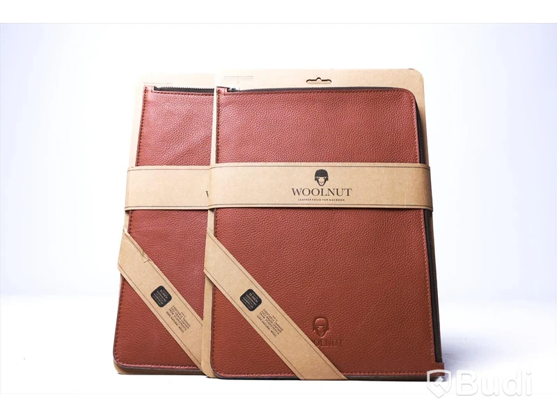 Skydd till Macbook 2st - Woolnut Leather Folio for Macbook 13". Ny, Obruten förpackning.