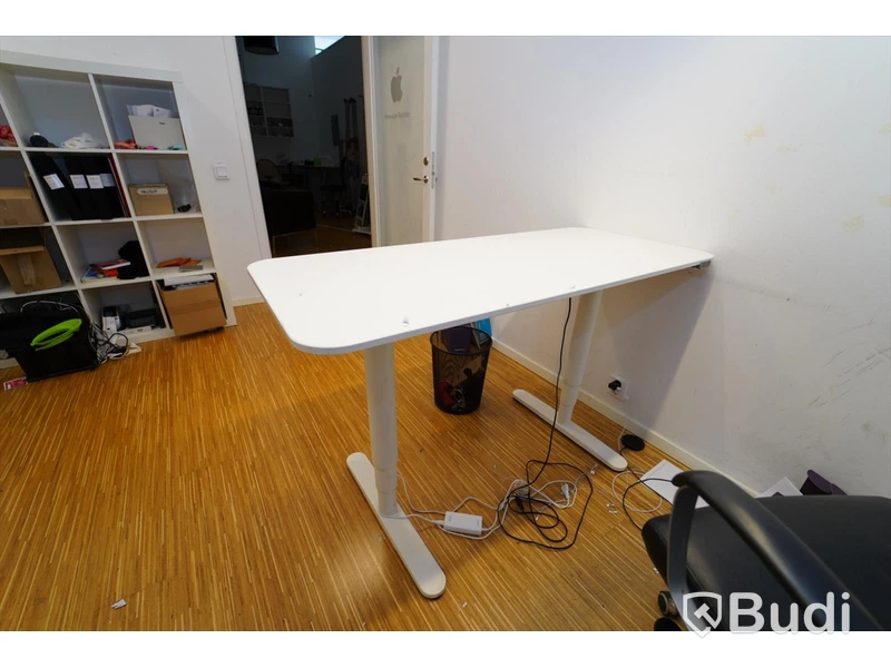Elektriskt höj och sänkbart skrivbord