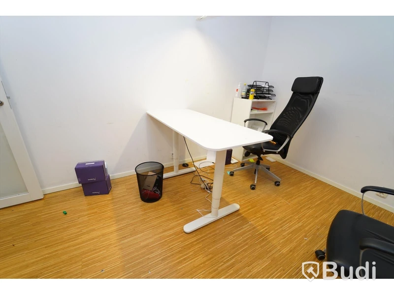 Elektriskt höj och sänkbart skrivbord