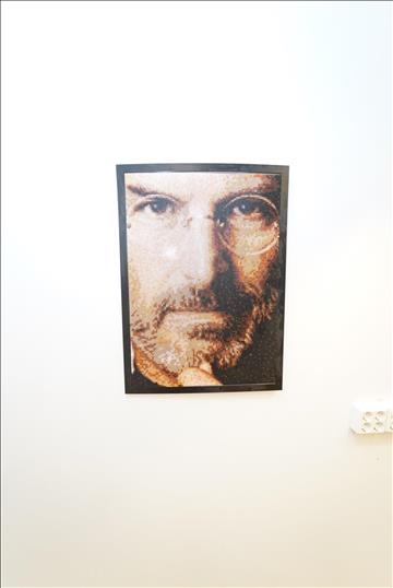 Steve Jobs Tavla gjord av plastpärlor ca 55x75cm