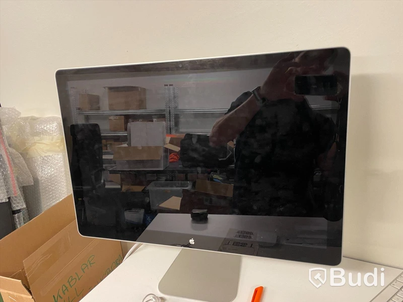 Apple Cinema Display LED 24 tum, Apple 1267. OMSTARTAD