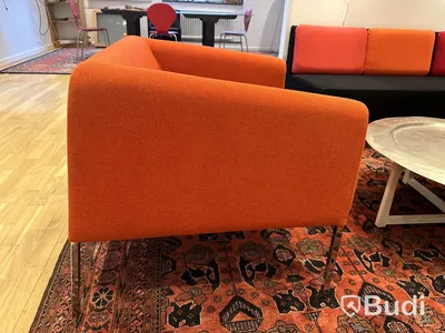 2 st soffor Offert, 2 st fåtöljer Scandiform, bord