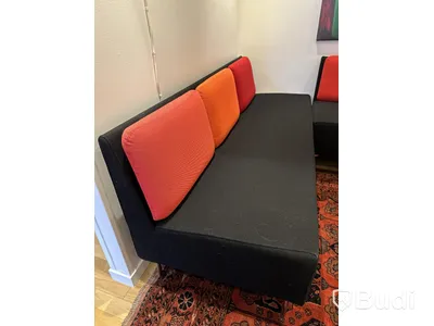 2 st soffor Offert, 2 st fåtöljer Scandiform, bord