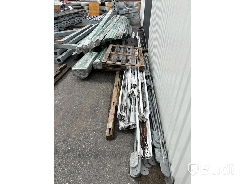 Garagehall med 14 portar - (52,5 x 10 m)