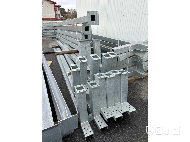 Garagehall med 14 portar - (52,5 x 10 m)
