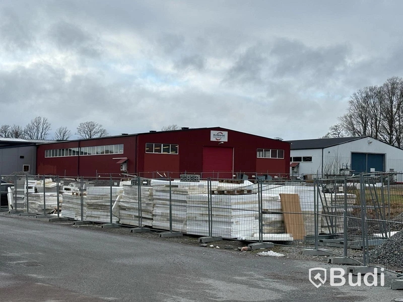 Garagehall med 14 portar - (52,5 x 10 m)
