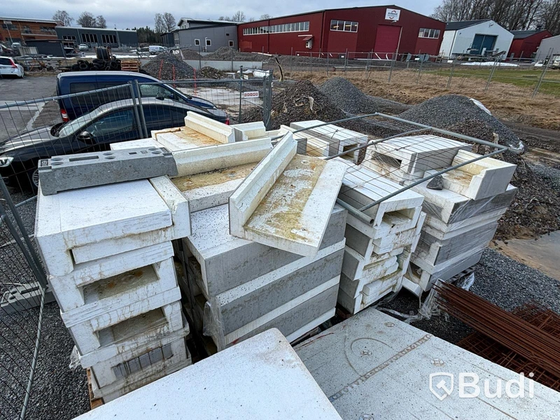 Garagehall med 14 portar - (52,5 x 10 m)