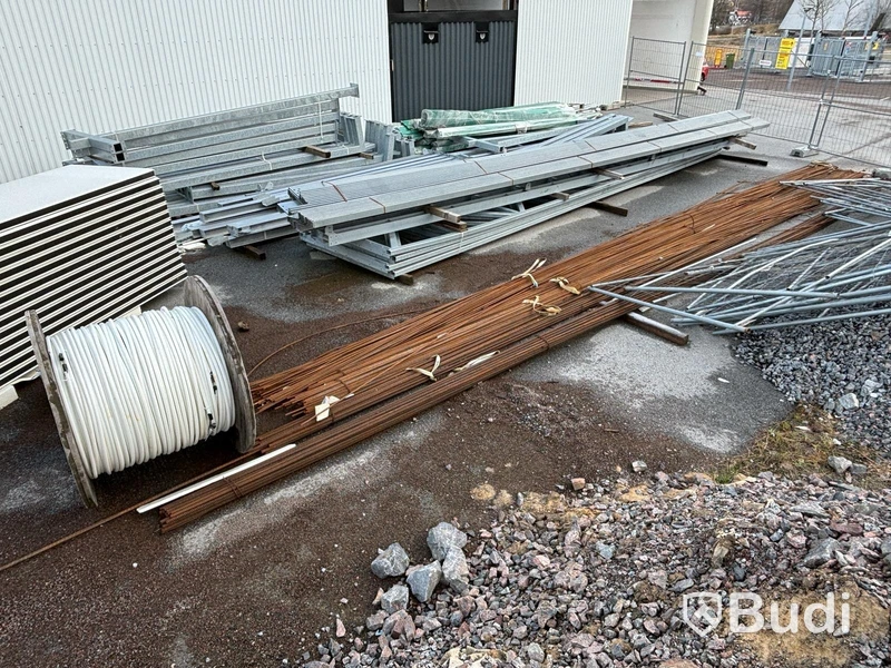 Garagehall med 14 portar - (52,5 x 10 m)