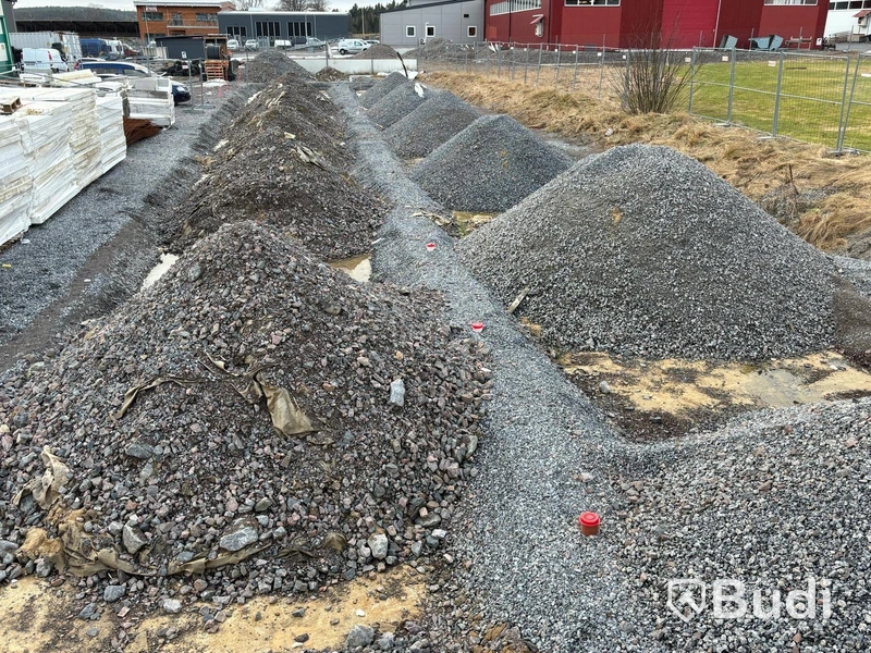 Garagehall med 14 portar - (52,5 x 10 m)