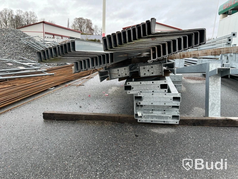 Garagehall med 14 portar - (52,5 x 10 m)