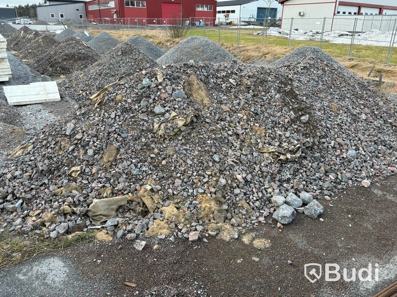 Garagehall med 14 portar - (52,5 x 10 m)