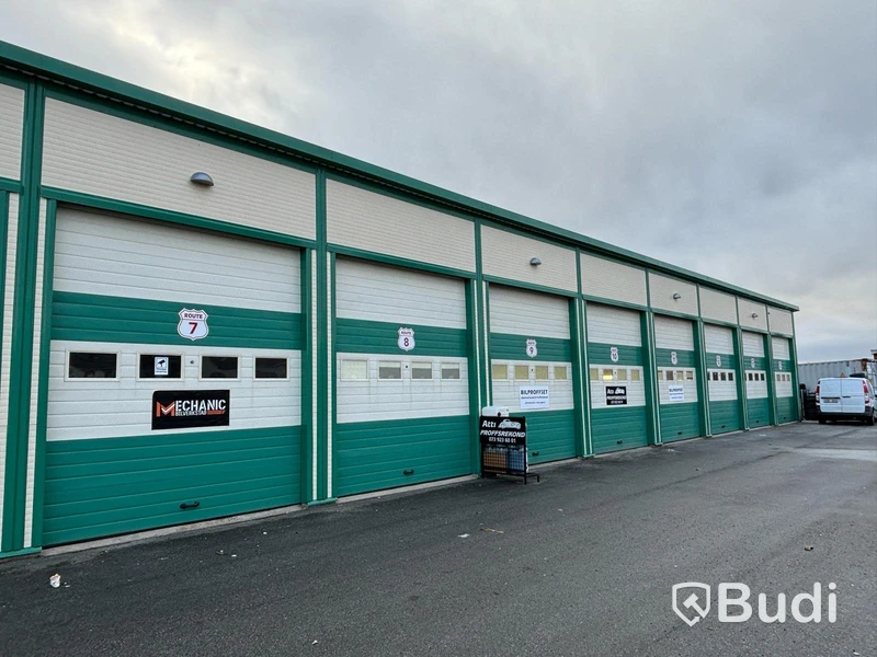 Garagehall med 14 portar - (52,5 x 10 m)