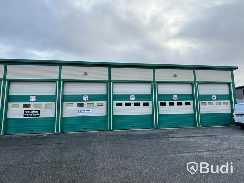 Garagehall med 14 portar - (52,5 x 10 m)