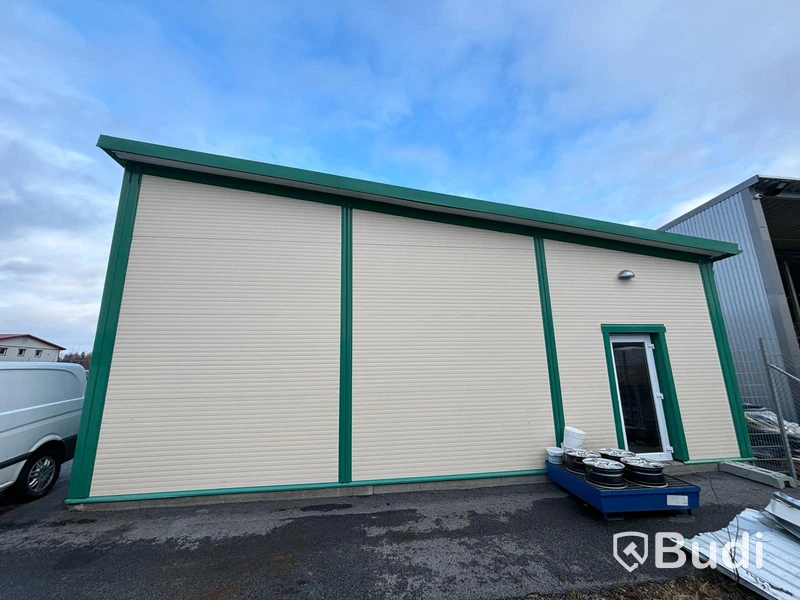 Garagehall med 14 portar - (52,5 x 10 m)