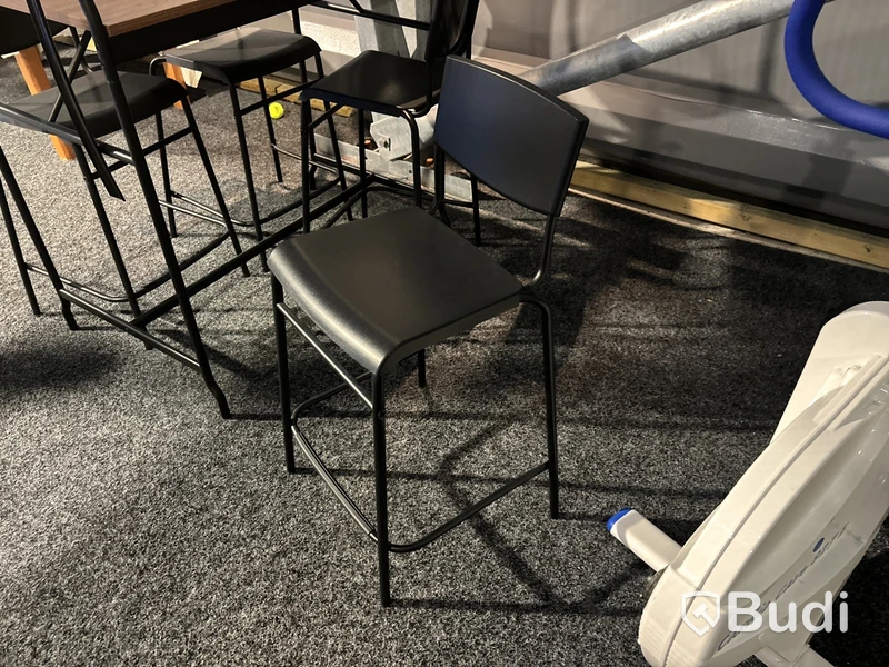 2 st Bord med förvaringsställning & 4 st stolar