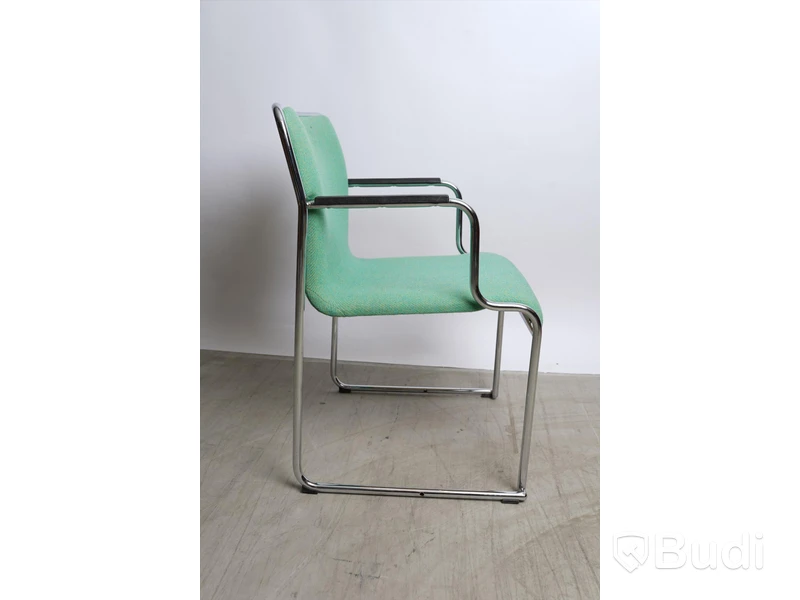 Karmstolar stapelbara Lammhults - 5 st. "77", Design Börje Lindau och Bo Lindekrantz, tillverkningsår 1994. Mindre slitage.