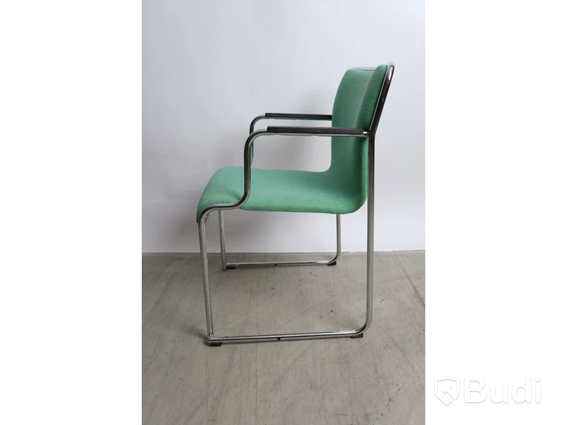 Karmstolar stapelbara Lammhults - 5 st. "77", Design Börje Lindau och Bo Lindekrantz, tillverkningsår 1994. Mindre slitage.