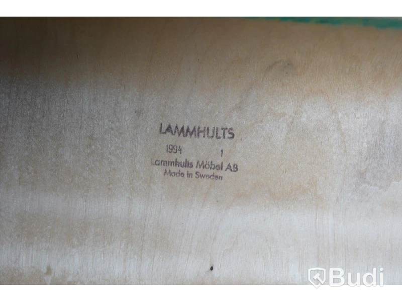 Karmstolar stapelbara Lammhults - 5 st. "77", Design Börje Lindau och Bo Lindekrantz, tillverkningsår 1994. Mindre slitage.