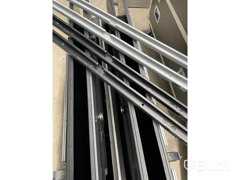 4 st 46” Slim LED Skärm Samsung pro med case
