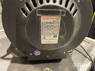 6 St Strand 2 kW Fresnel pol opererad med case