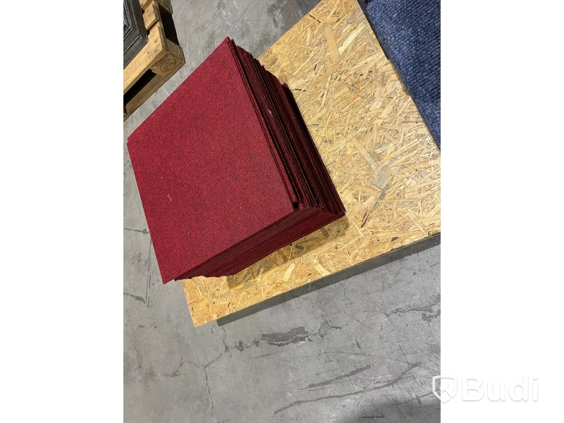 12 kvm Röd mässmatta 50x50cm
