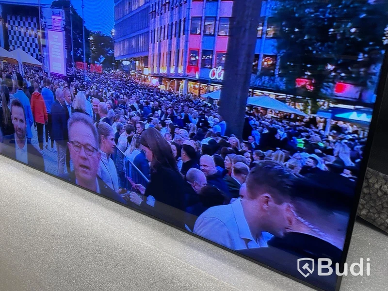 4 St 46” Slim LED Skärm Samsung pro med case