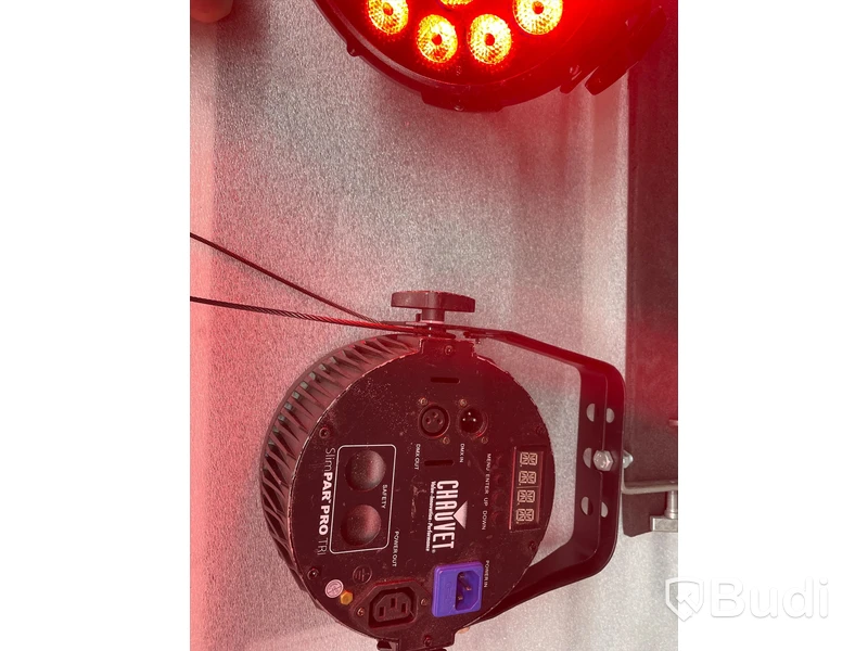 7 St Chauvet SLIMPAR PRO med case