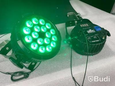 7 St Chauvet SLIMPAR PRO med case