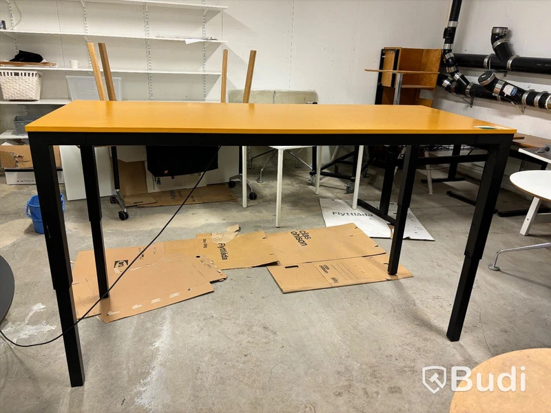 Höj- och sänkbart bord