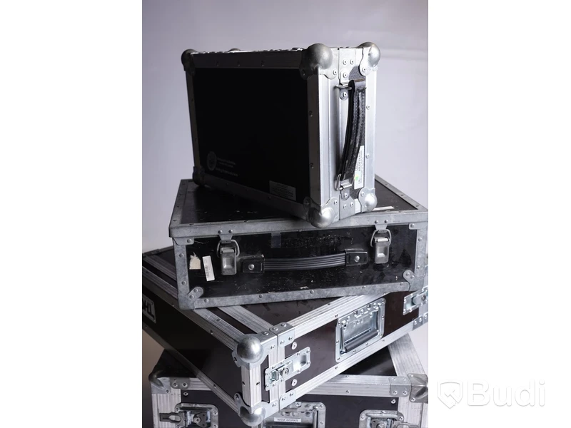 5 St tomma cases
