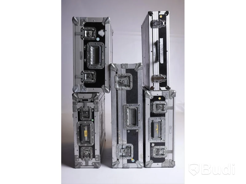 5 St tomma cases