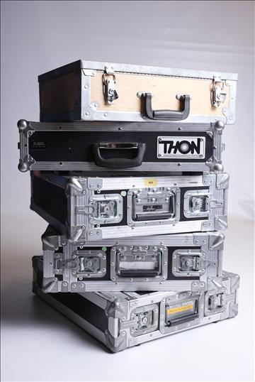 5 St tomma cases