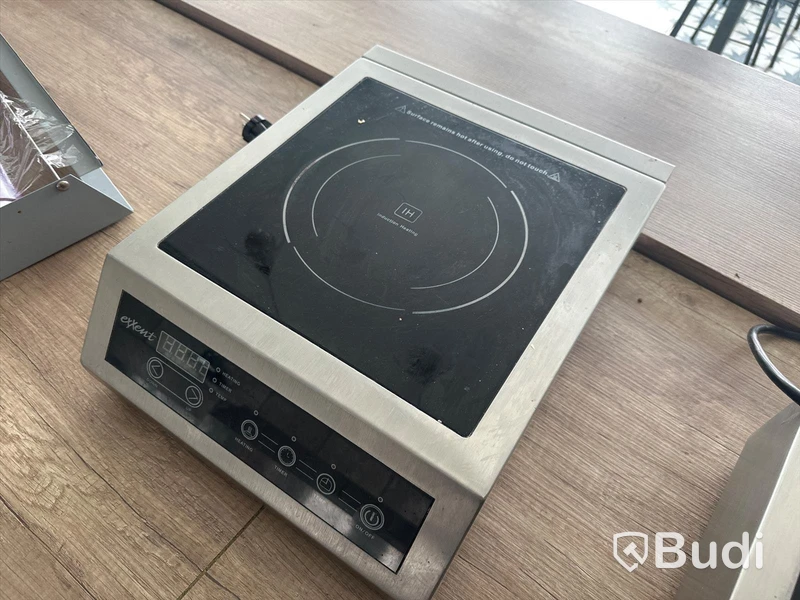 Induktionshäll mobil 3,5kW 340x440xx115 mm. Ord pris 434 kr inköpt 2022